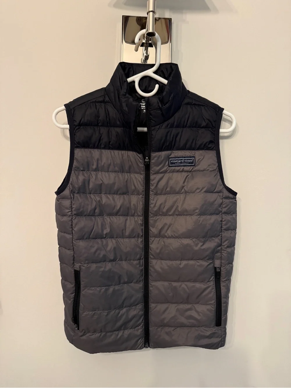 Vineyard Vines Two-Tone Quilted Puffer Vest in Gray and Black